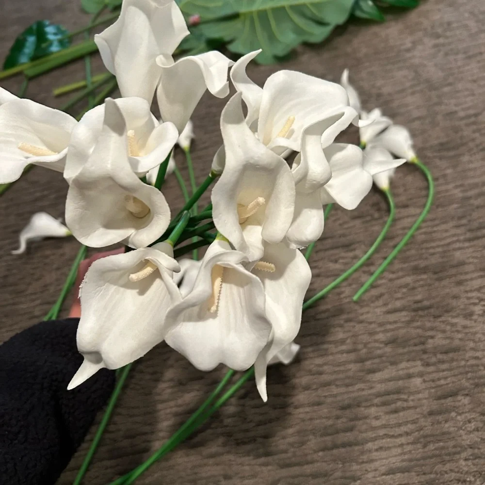 Chic White Calla Lily Faux Floral Arrangement - Picture 3 of 9